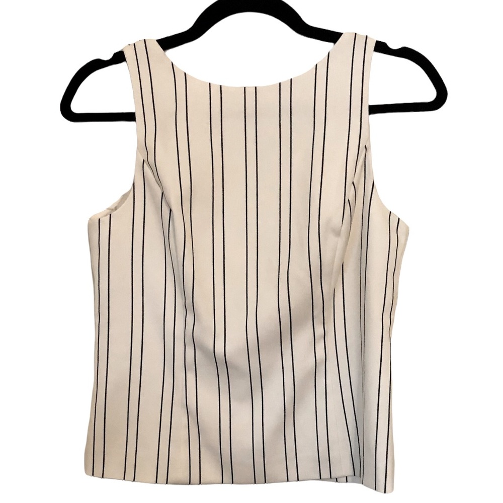 ☀️White House Black Market Top